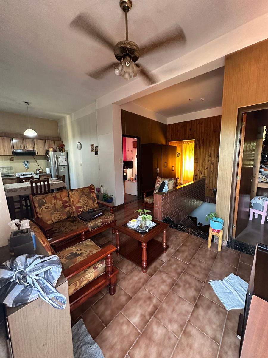 VENTA - CASA MULTIFAMILIAR - TAPIALES - SOBRE AVDA. B. SUR MER - 15