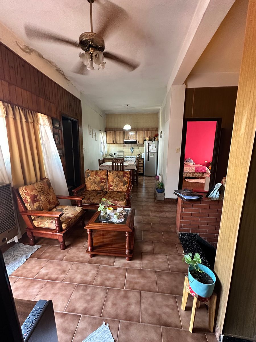 VENTA - CASA MULTIFAMILIAR - TAPIALES - SOBRE AVDA. B. SUR MER - 17