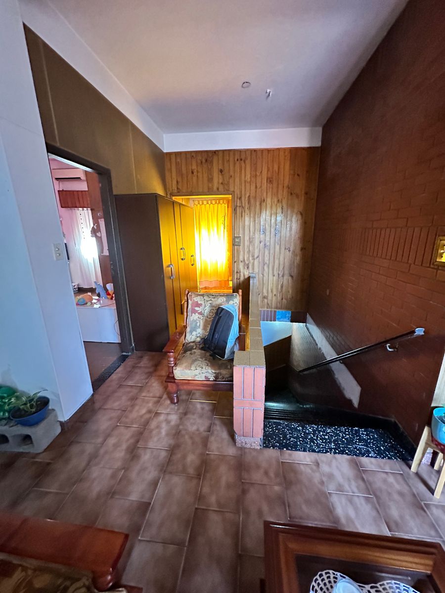 VENTA - CASA MULTIFAMILIAR - TAPIALES - SOBRE AVDA. B. SUR MER - 18