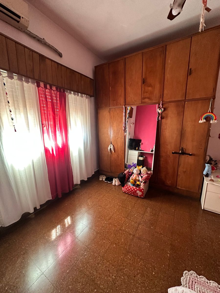 VENTA - CASA MULTIFAMILIAR - TAPIALES - SOBRE AVDA. B. SUR MER - 20