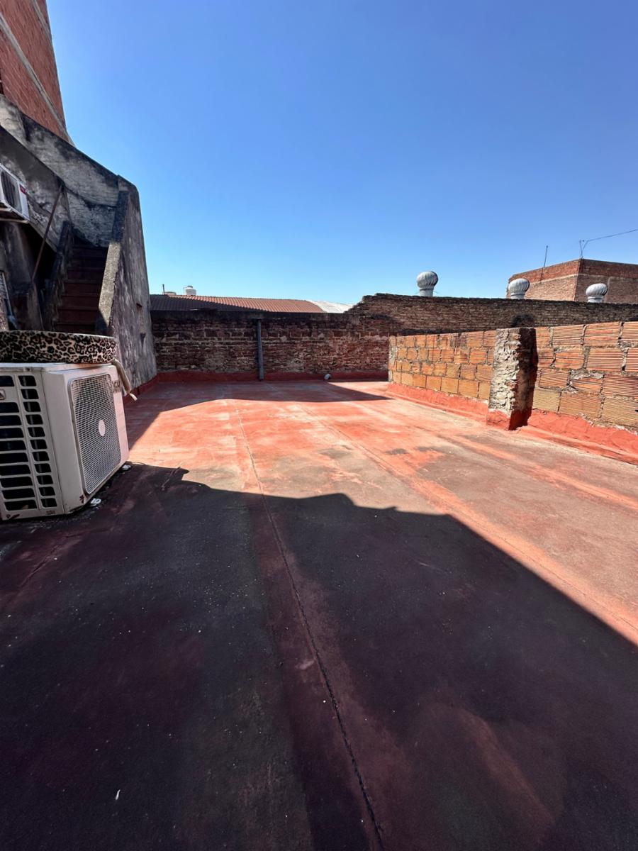 VENTA - CASA MULTIFAMILIAR - TAPIALES - SOBRE AVDA. B. SUR MER - 23