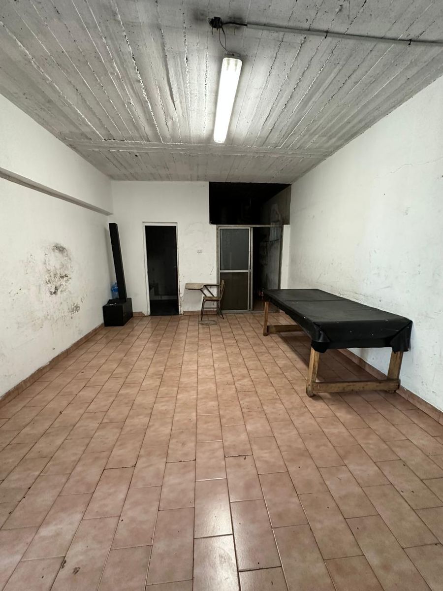 ALQUILER - RAMOS MEJIA - GALPON 580 m2 CON OFICINA - VESTUARIOS - 11