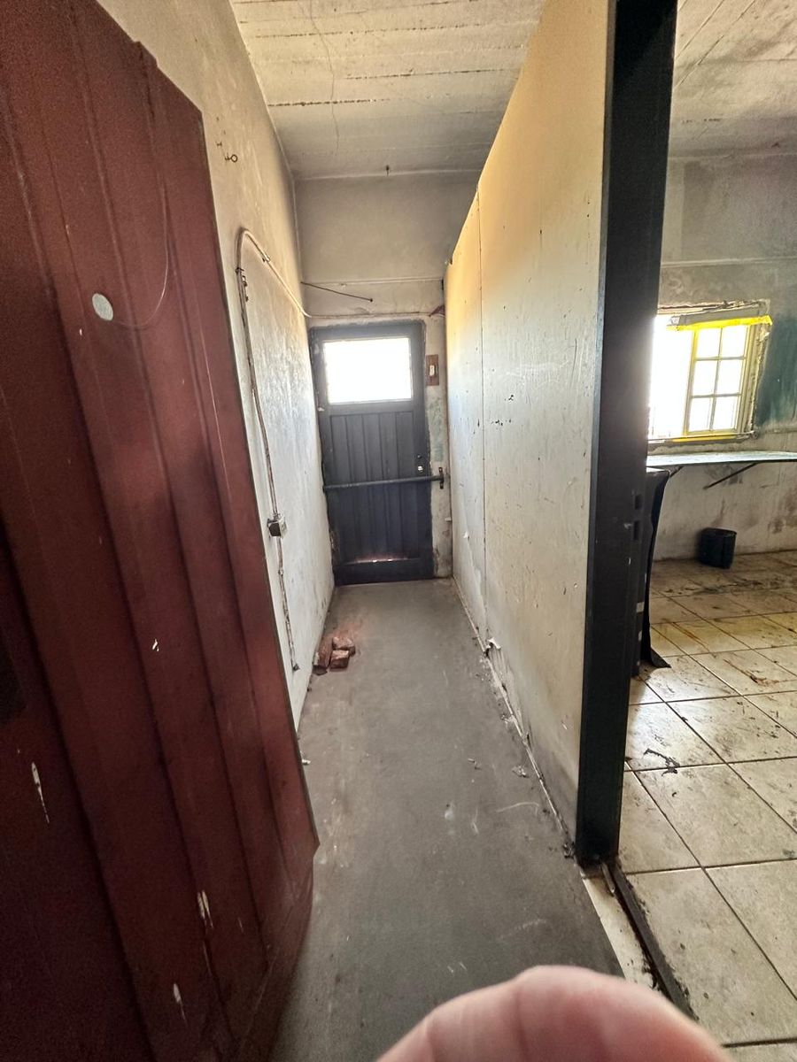 ALQUILER - RAMOS MEJIA - GALPON 580 m2 CON OFICINA - VESTUARIOS - 17