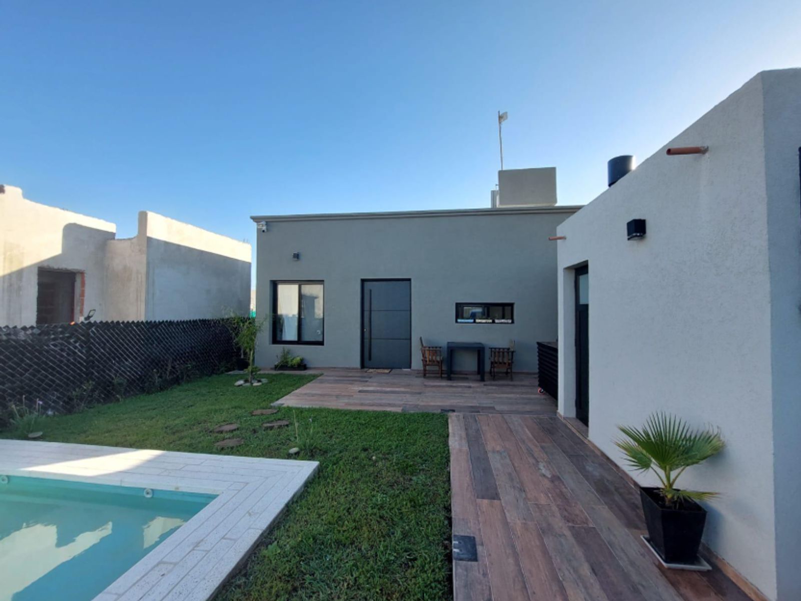 VENTA - CASA CON PISCINA EN CANNING - BARRIO ESTILO CAMPO - ¡SIN EXPENSAS - 2