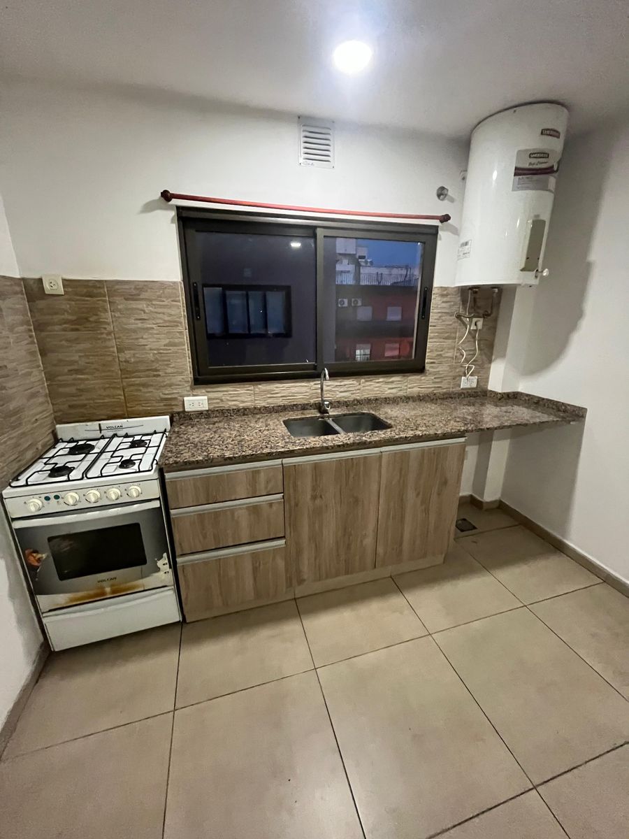 ALQUILER - DEPARTAMENTO 2 AMB. TIPO DUPLEX CON COCHERA - TAPIALES - 3