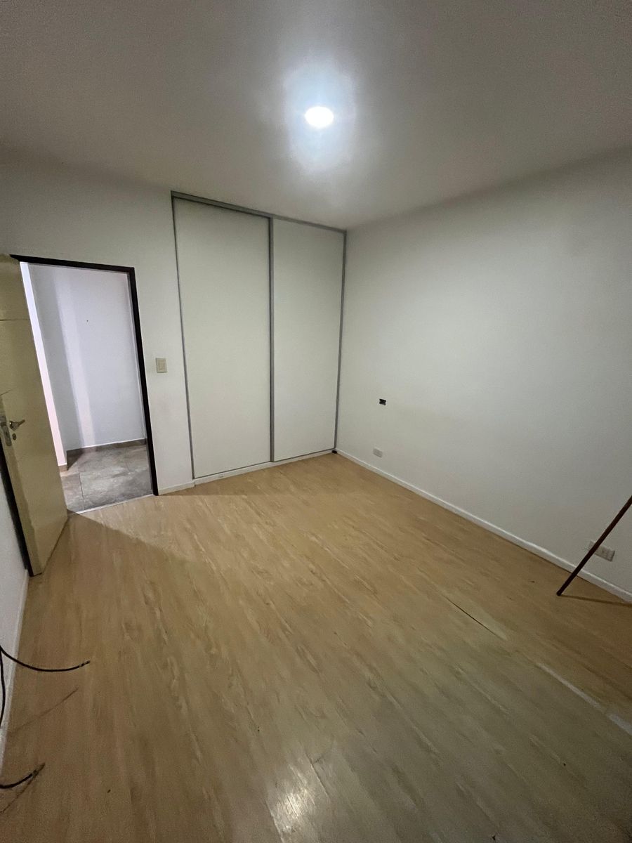 ALQUILER - DEPARTAMENTO 2 AMB. TIPO DUPLEX CON COCHERA - TAPIALES - 12