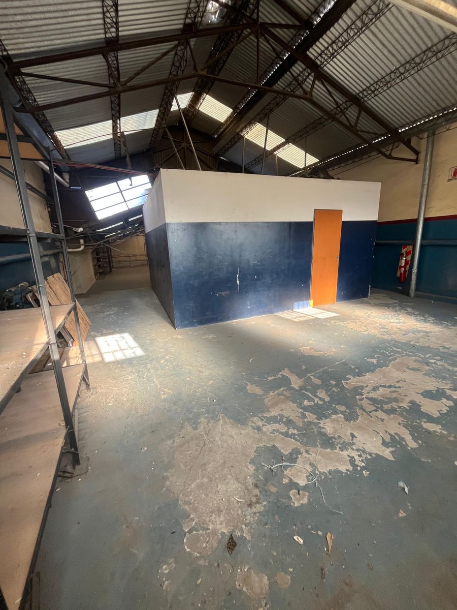 ALQUILER Excelente Galpón de 560 m² - Villa Madero ZONIFICACION M.I (mixta industrial) - 9