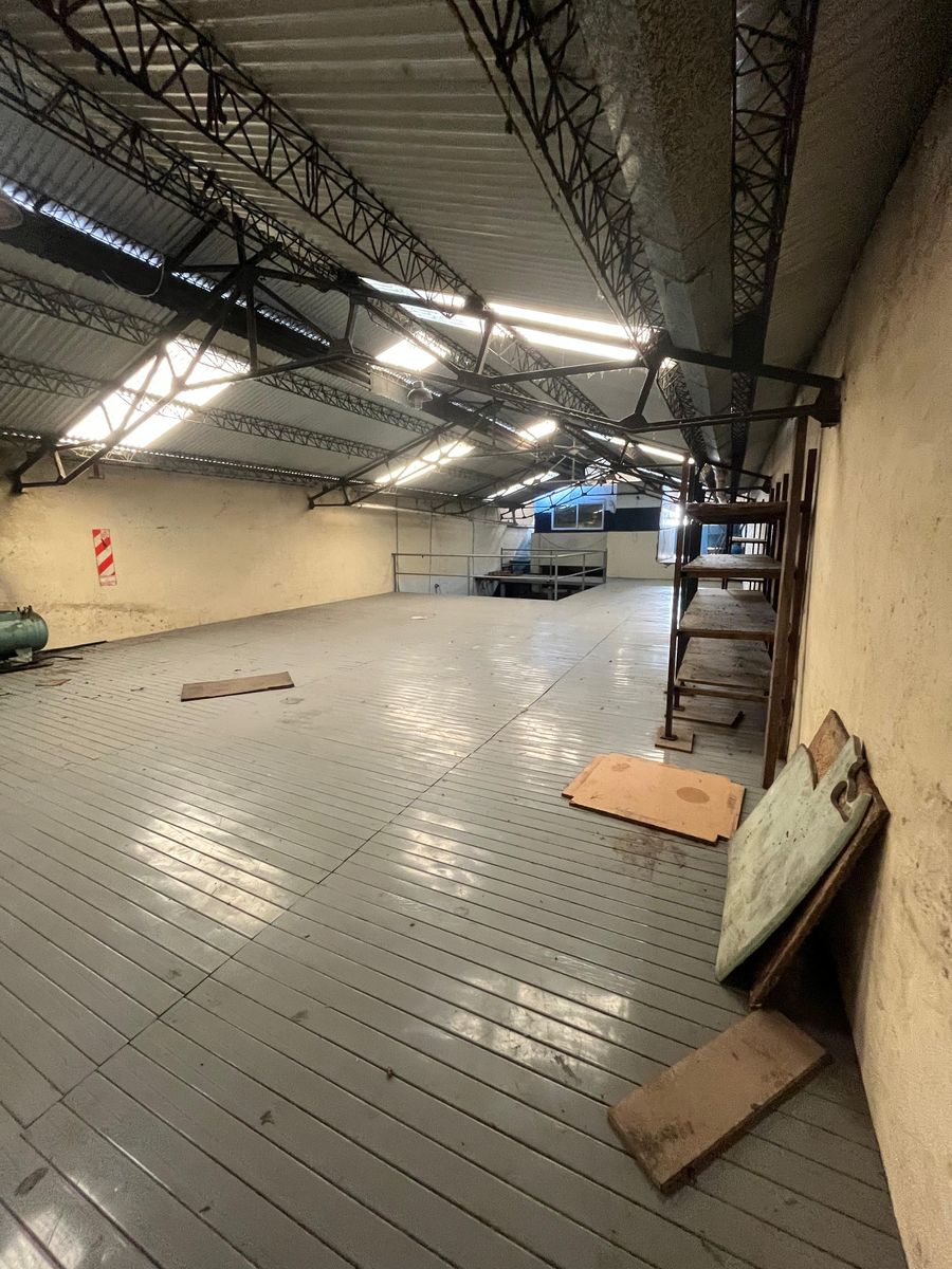 ALQUILER Excelente Galpón de 560 m² - Villa Madero ZONIFICACION M.I (mixta industrial) - 11