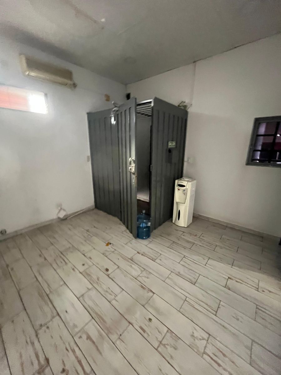 ALQUILER Excelente Galpón de 560 m² - Villa Madero ZONIFICACION M.I (mixta industrial) - 13