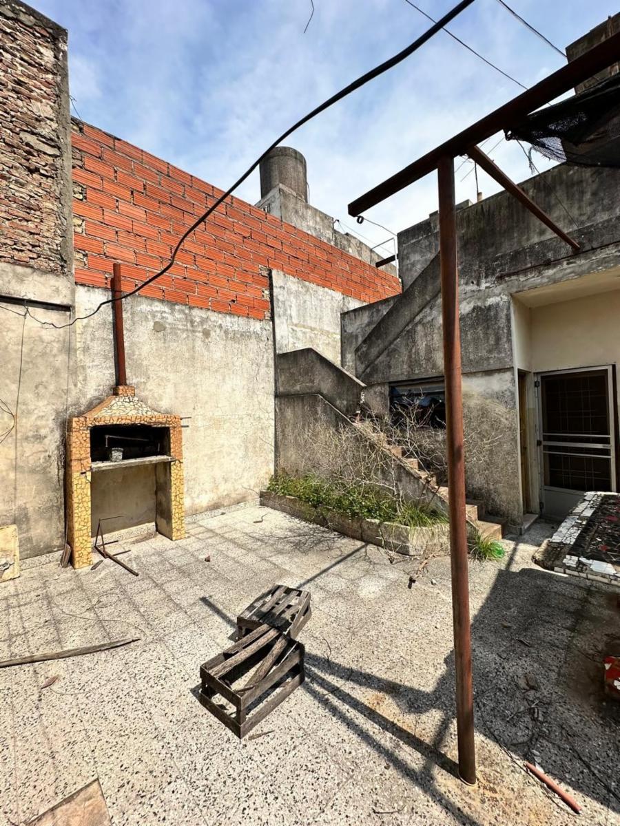 VENTA - CASA MULTIFAMILIAR - CON REGLAMENTO DE COPROPIEDAD - 25