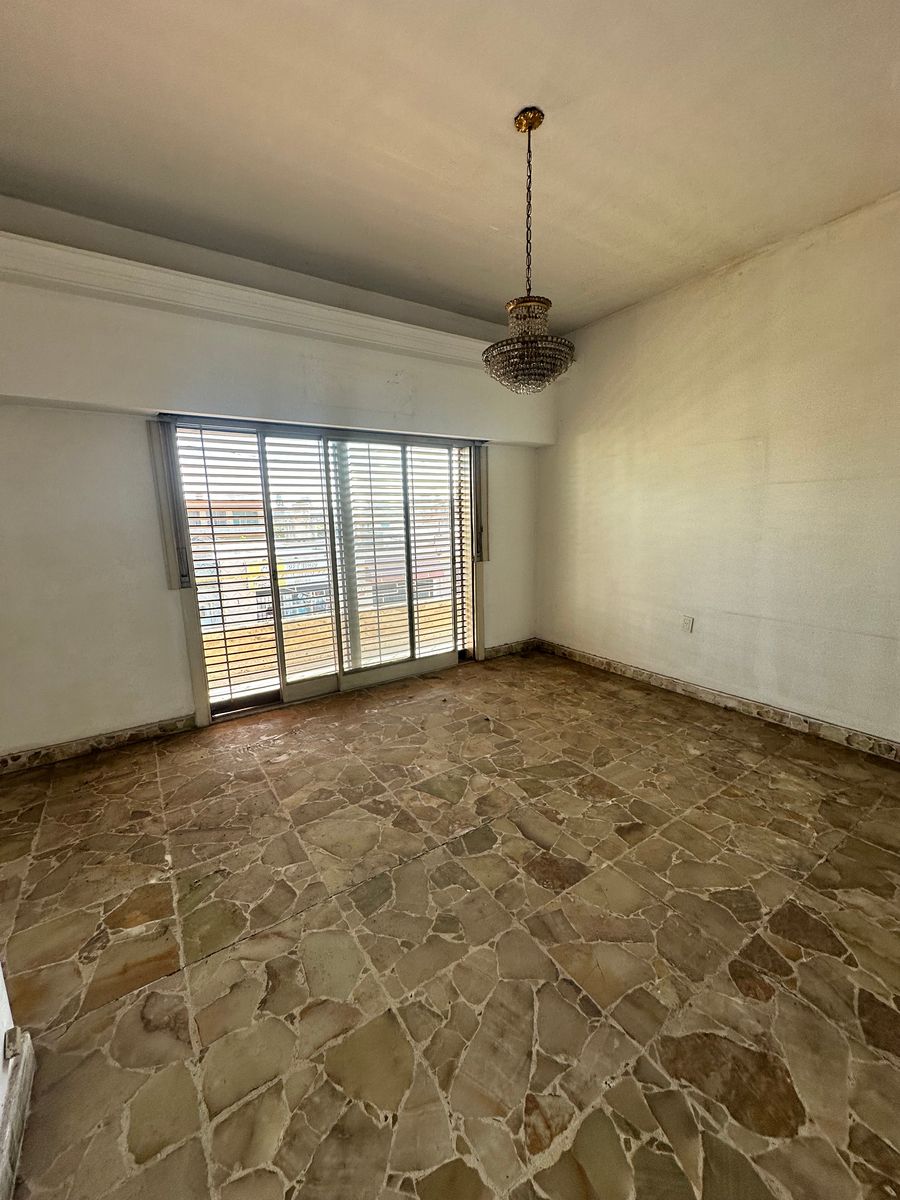 VENTA - CASA MULTIFAMILIAR A REFACCIONAR - VILLA MADERO - 1