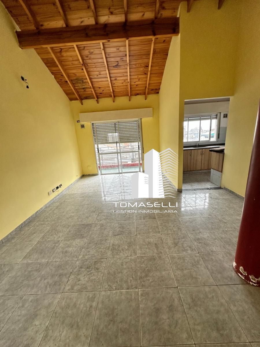 ALQUILER - DEPARTAMENTO 2 AMBIENTES - AL FRENTE CON BALCÓN Y PATIO - 16