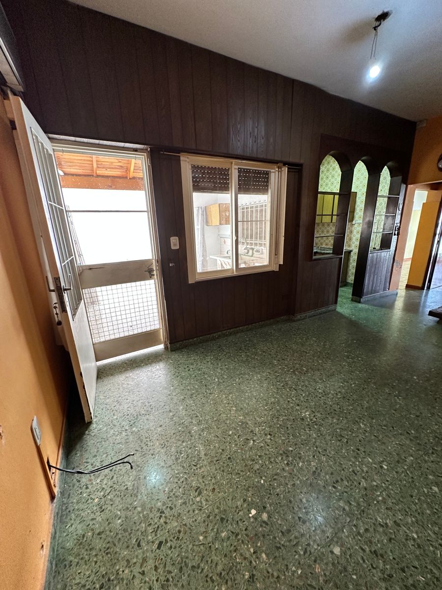 VENTA - CASA - VILLA MADERO - A PASOS DE AVDA. CROVARA - 18