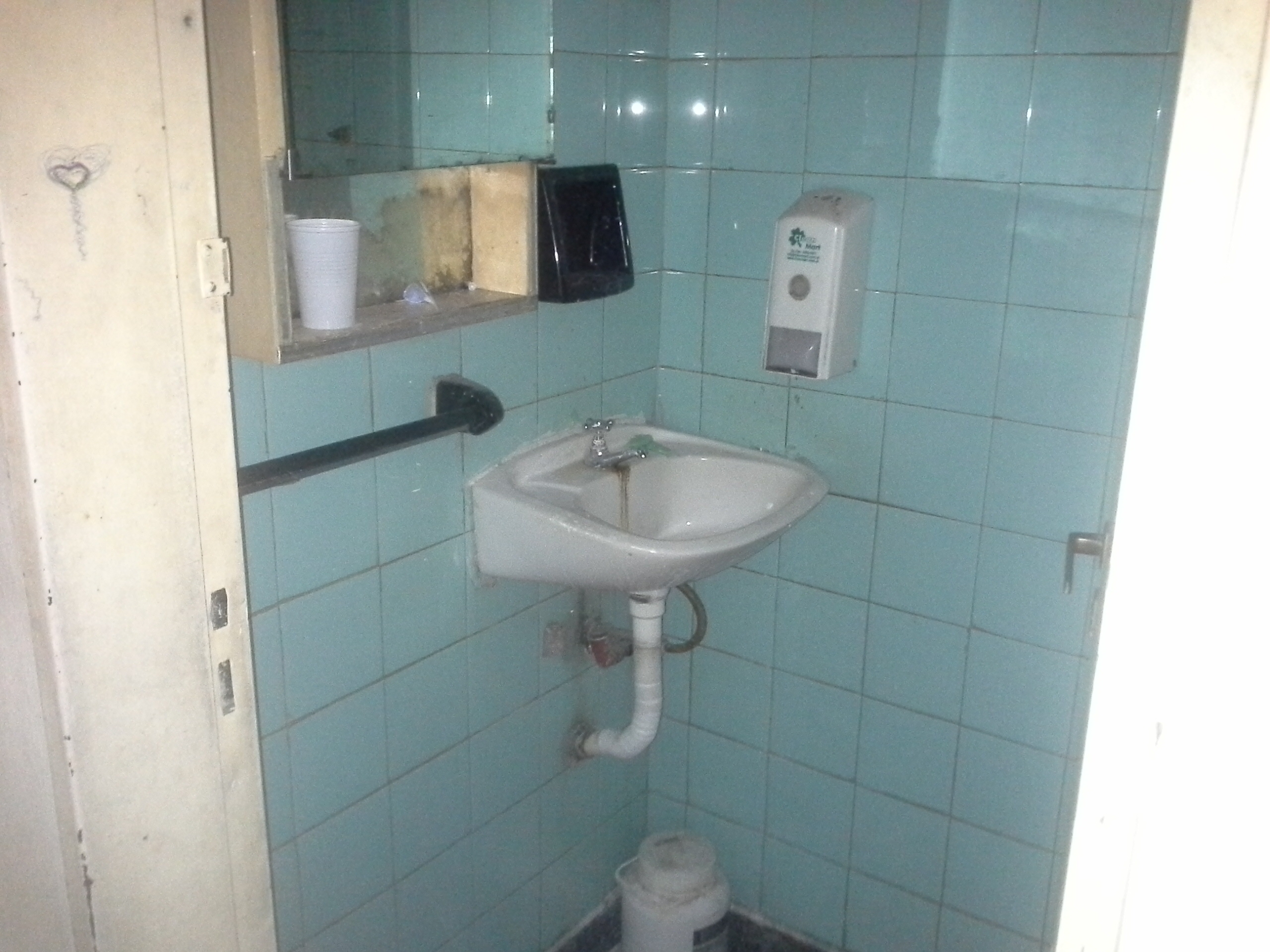 ALQUILER -EXCELENTE LOCAL COMERCIAL - SOBRE AVENIDA CROVARA - SUPERFICIE APROX. 110 M2 — foto 4
