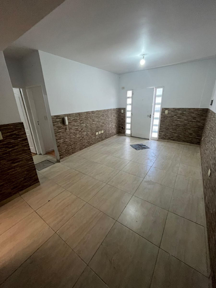 ALQUILER PH 3 AMBIENTES CON PATIO - LOMAS DEL MIRADOR — foto 4