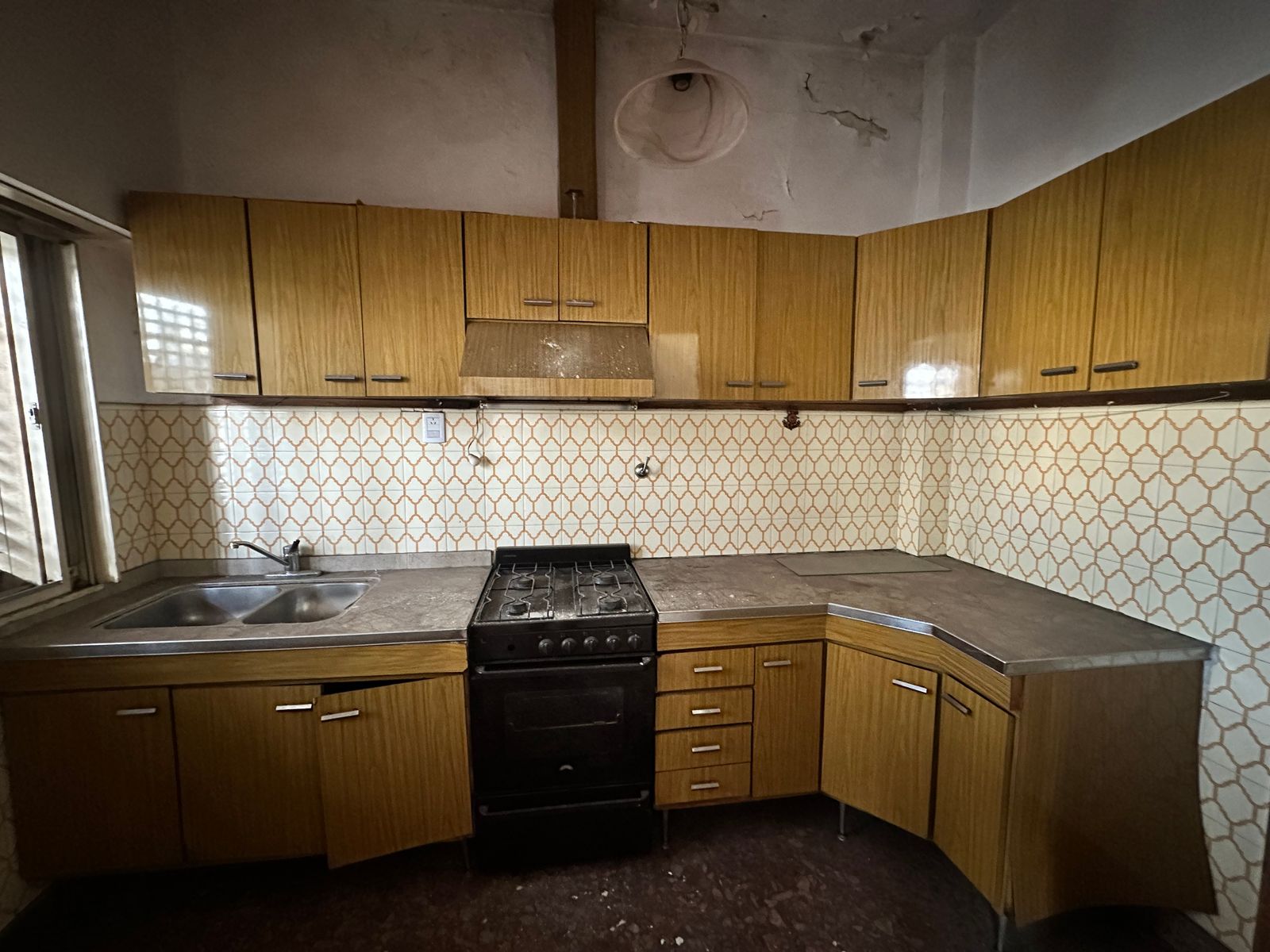 VENTA - CASA MULTIFAMILIAR A REFACCIONAR - VILLA MADERO - 12