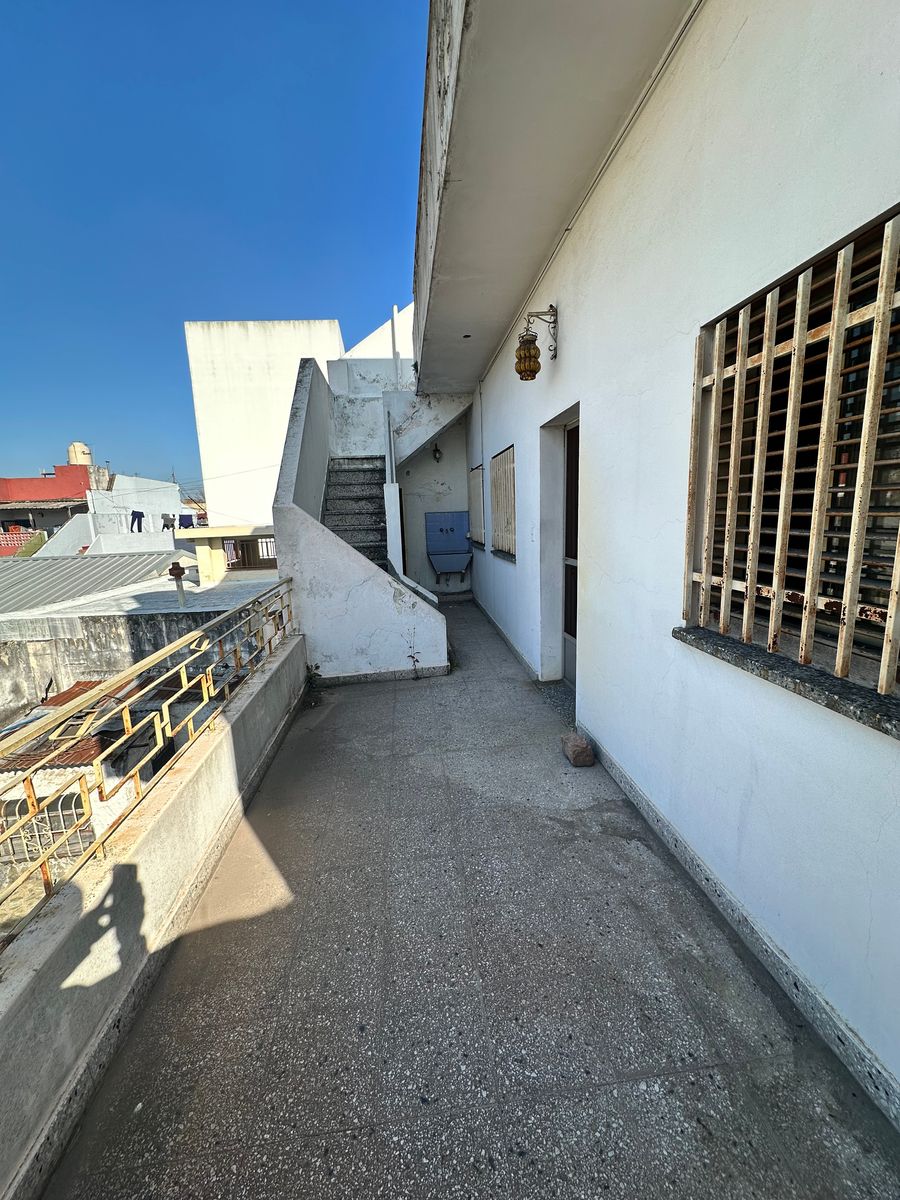 VENTA - CASA MULTIFAMILIAR A REFACCIONAR - VILLA MADERO - 13