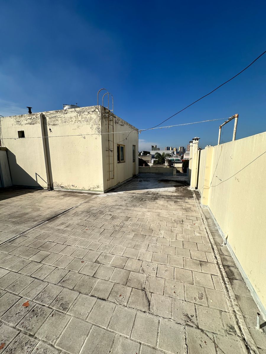 VENTA - CASA MULTIFAMILIAR A REFACCIONAR - VILLA MADERO - 14