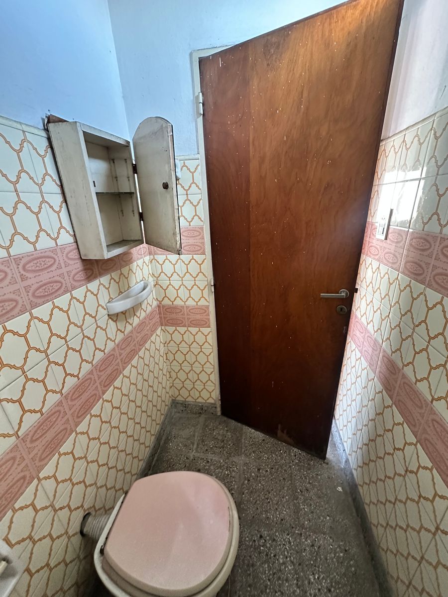 VENTA - CASA MULTIFAMILIAR A REFACCIONAR - VILLA MADERO - 18