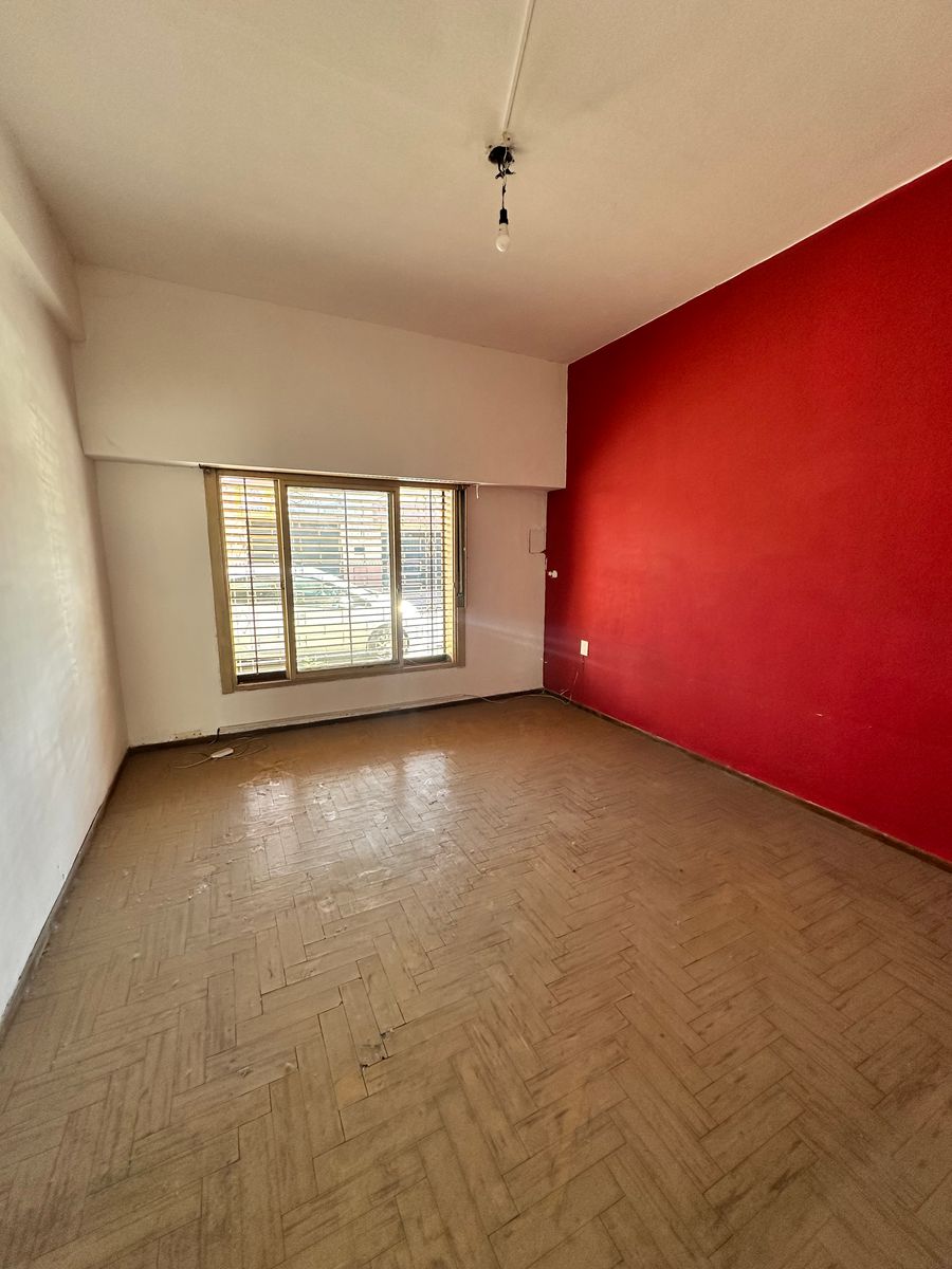 VENTA - CASA MULTIFAMILIAR A REFACCIONAR - VILLA MADERO - 24
