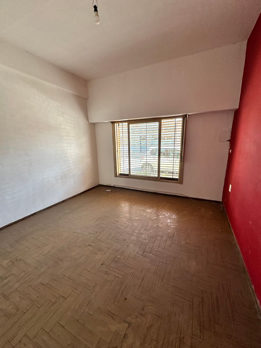 VENTA - CASA MULTIFAMILIAR A REFACCIONAR - VILLA MADERO - 25
