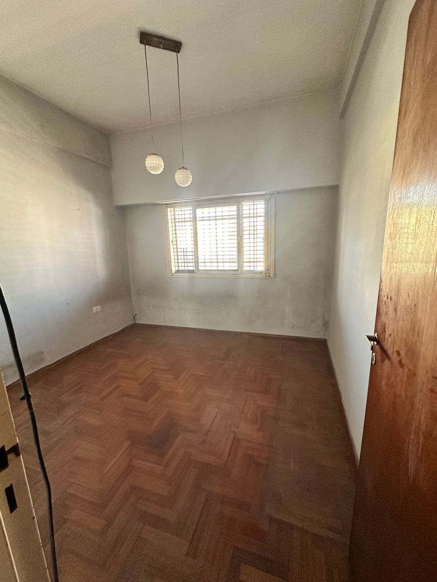 VENTA - CASA MULTIFAMILIAR A REFACCIONAR - VILLA MADERO - 28