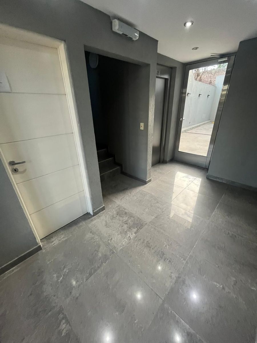 ALQUILER - DEPARTAMENTO 2 AMB. - CON COCHERA - 4