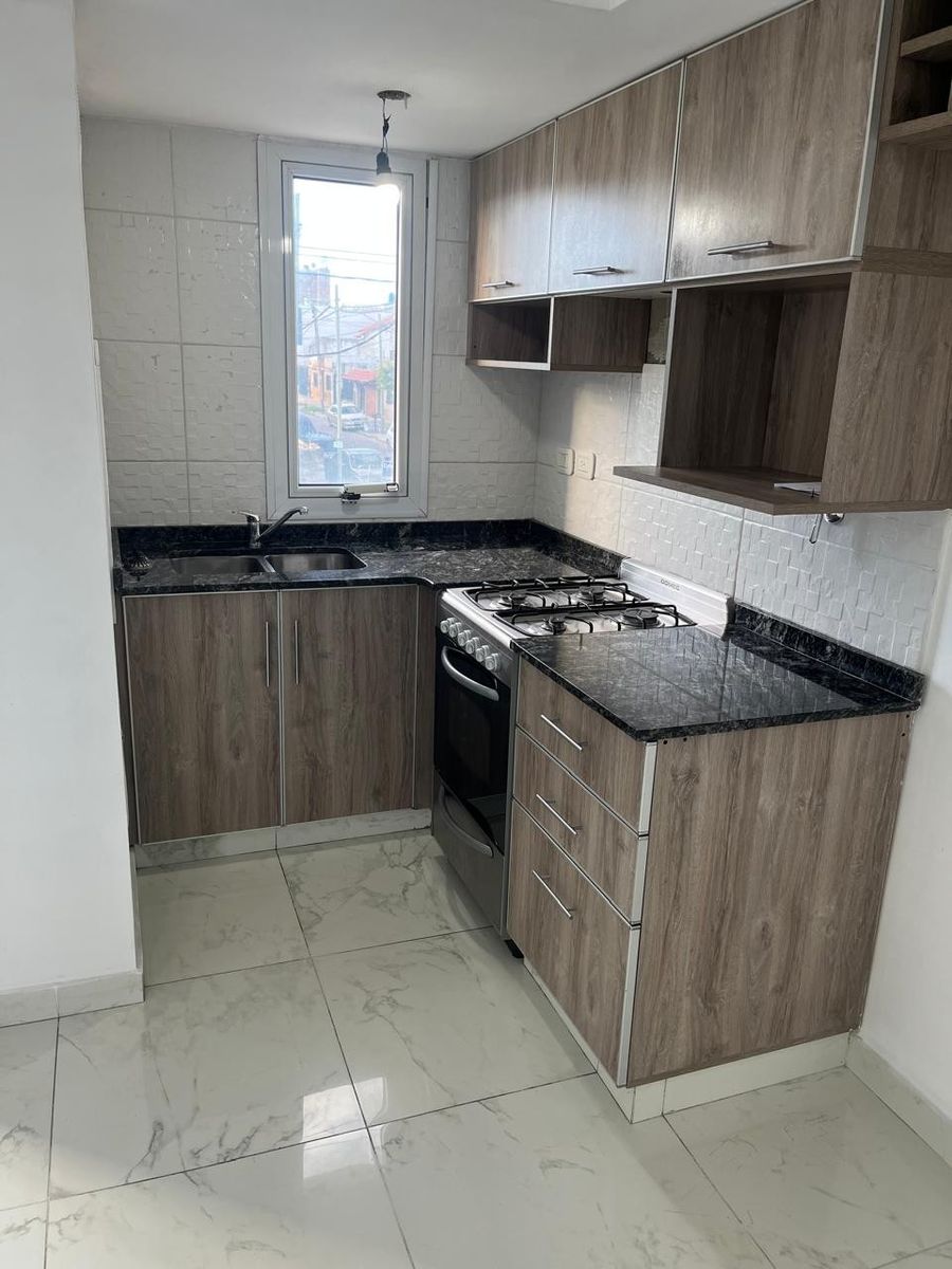 ALQUILER - DEPARTAMENTO 2 AMB. - CON COCHERA - 6