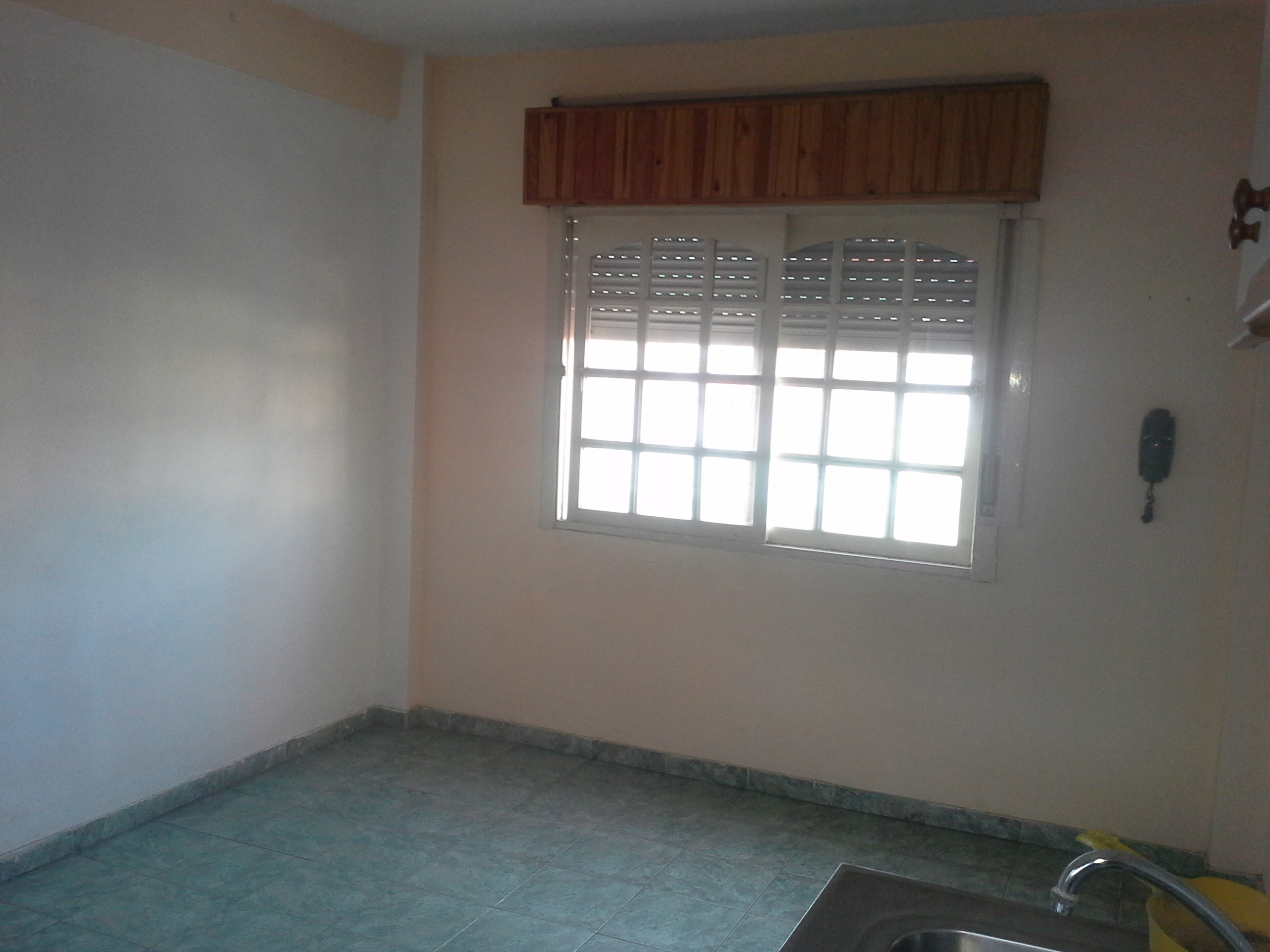 ALQUILER - DEPARTAMENTO 2 AMBIENTES CON PATIO y LAVADERO - SIN EXPENSAS - 4