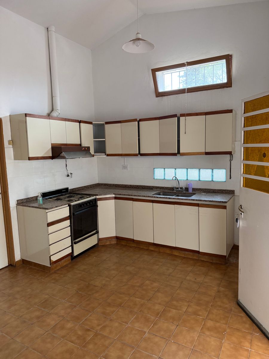 CASA 3 DORMITORIOS EN BV. LA LOMA DE VILLA DEL TOTORAL - 4