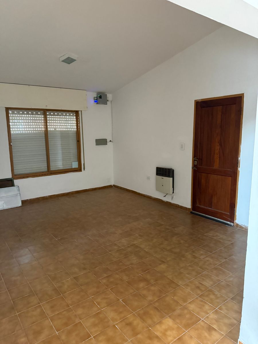 CASA 3 DORMITORIOS EN BV. LA LOMA DE VILLA DEL TOTORAL - 5