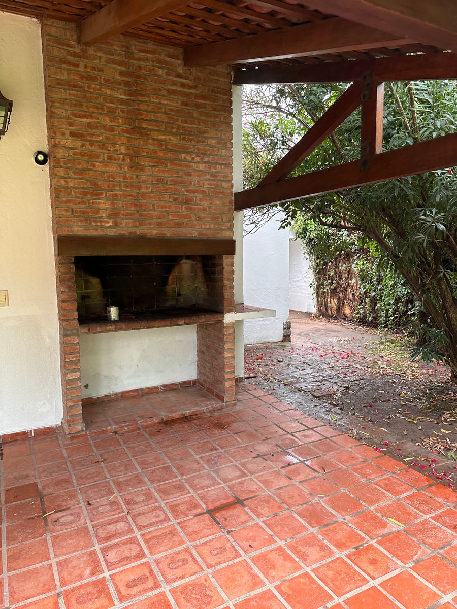 HERMOSA CASA EN BARRIO LAS FLORES DE VILLA DEL TOTORAL CON TODOS LOSSERVICIOS EN IMPECABLE CONDICIONES - 4