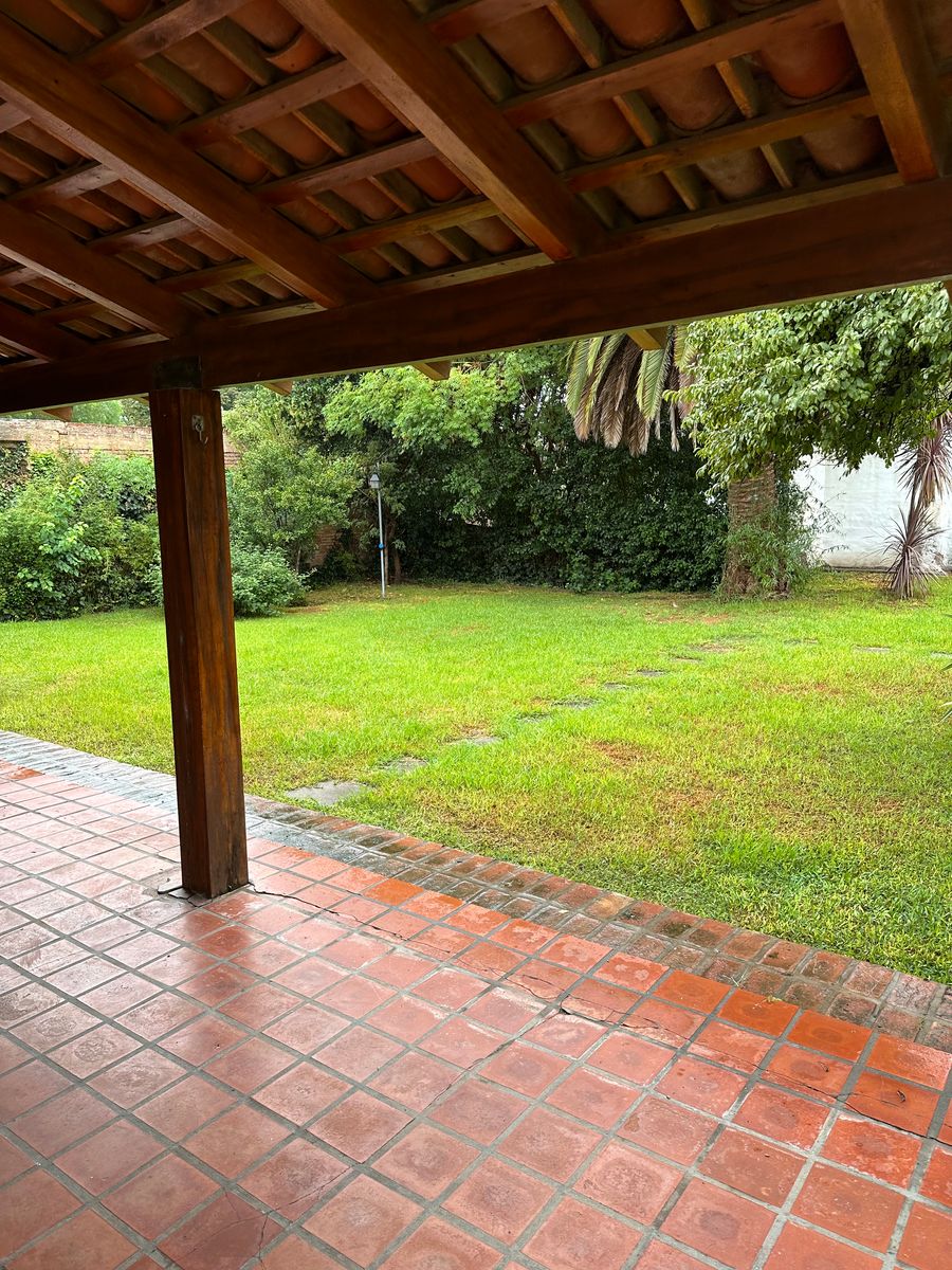 HERMOSA CASA EN BARRIO LAS FLORES DE VILLA DEL TOTORAL CON TODOS LOSSERVICIOS EN IMPECABLE CONDICIONES - 5