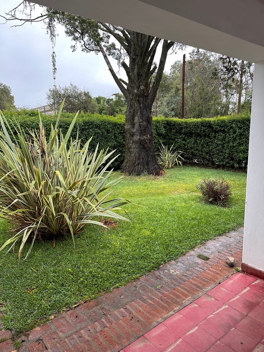 HERMOSA CASA EN BARRIO LAS FLORES DE VILLA DEL TOTORAL CON TODOS LOSSERVICIOS EN IMPECABLE CONDICIONES - 6