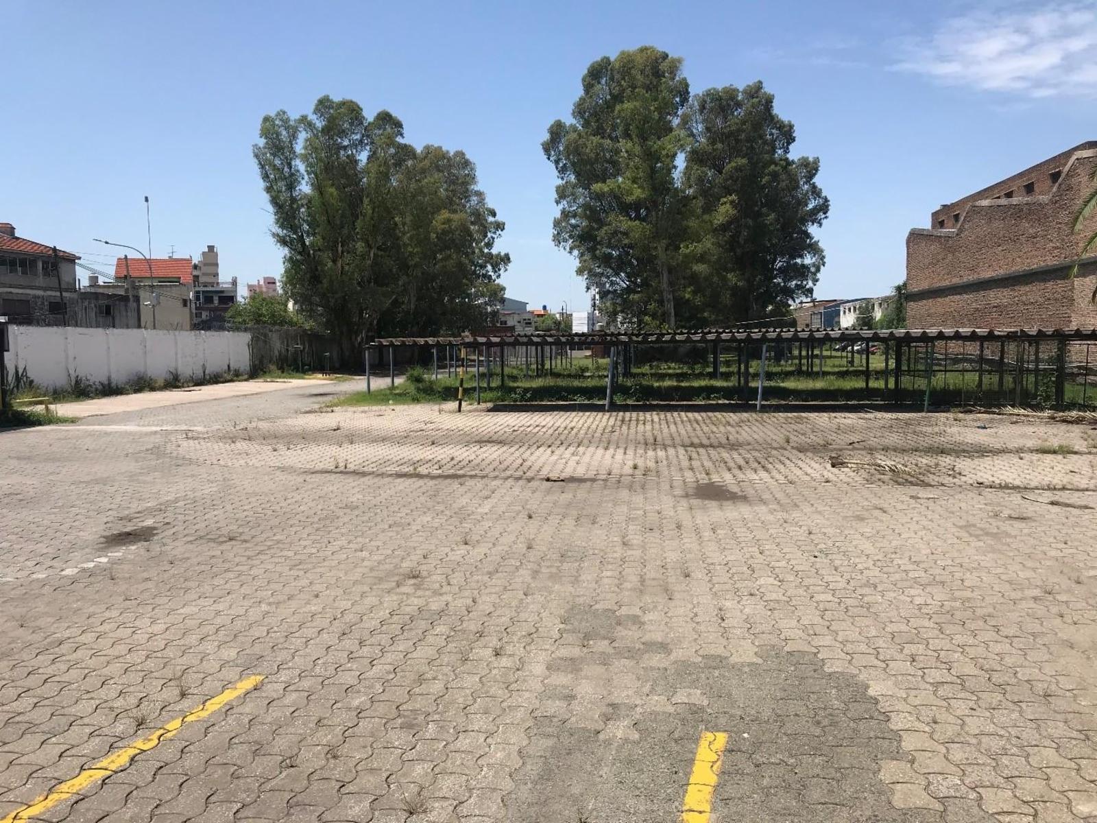 Deposito en Lanus con oficinas - 5