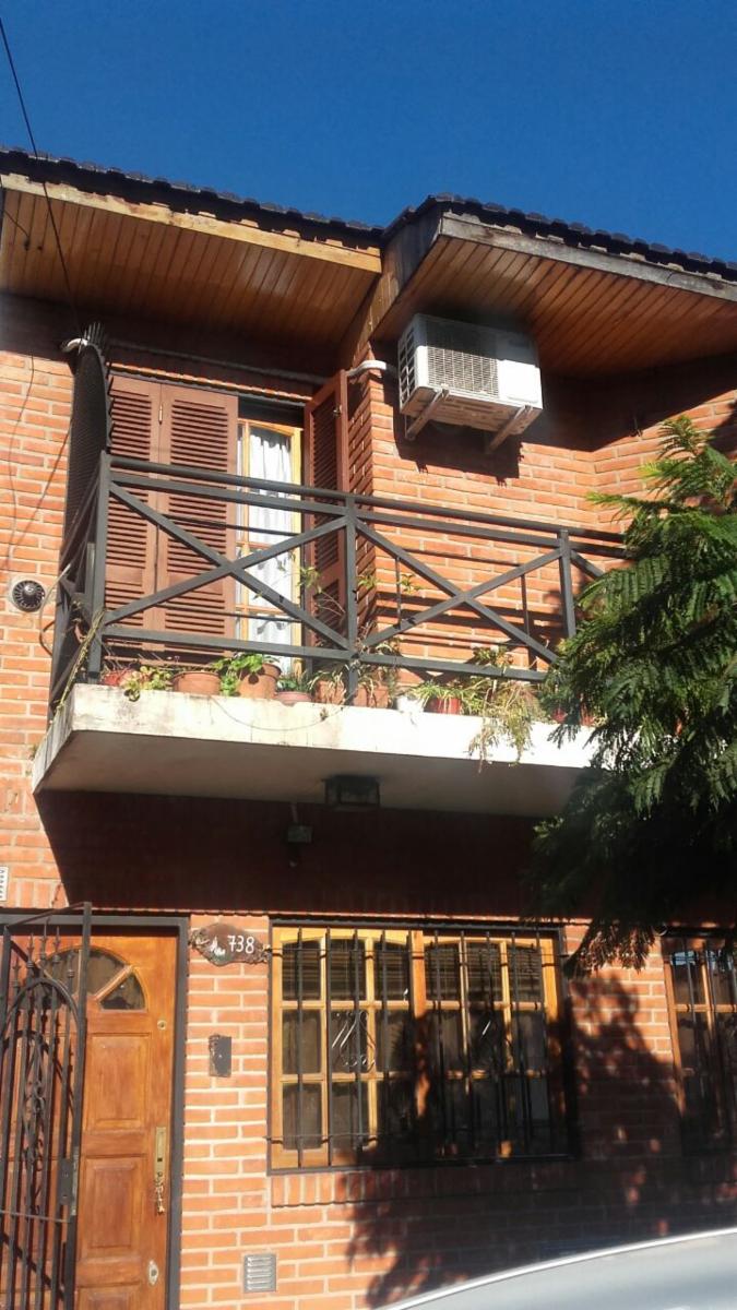 Duplex en dos plantas de tres ambientes en venta en Ramos Mejia Apto Credito — foto 4