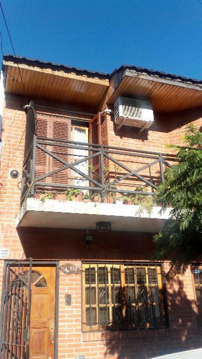Duplex en dos plantas de tres ambientes en venta en Ramos Mejia Apto Credito — foto 7