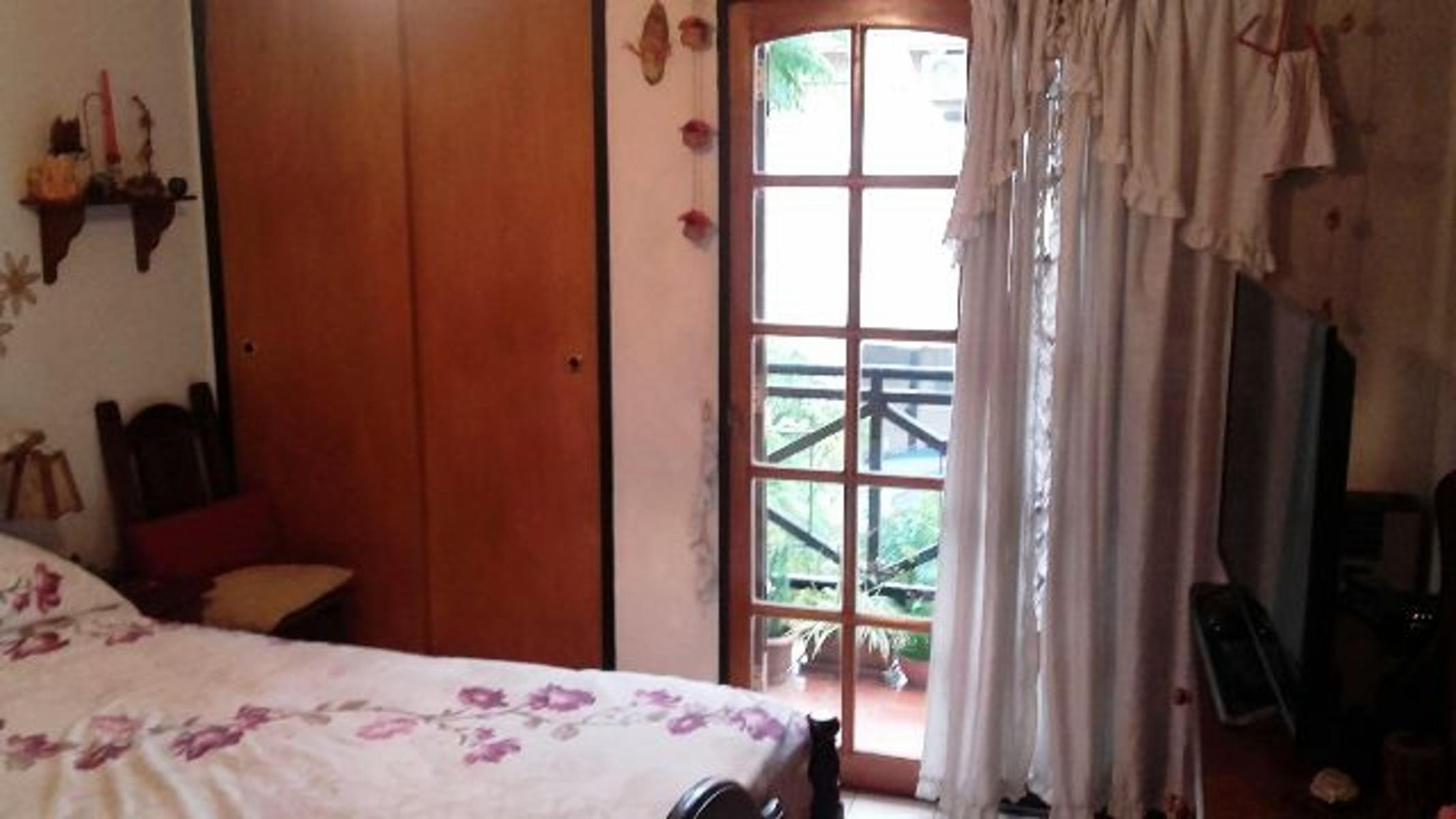 Duplex en dos plantas de tres ambientes en venta en Ramos Mejia Apto Credito — foto 12