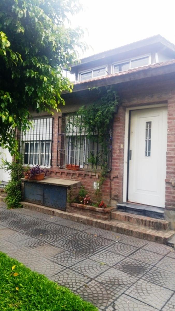 Duplex de dos ambientes y medio en venta en Haedo Sur Apto Credito