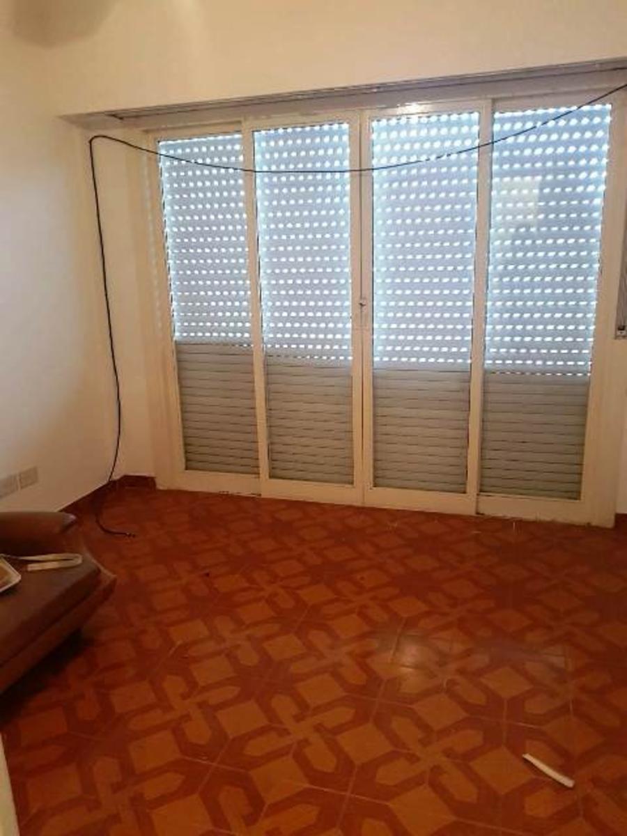 Departamento en venta de tres ambientes con dos patios en Ramos Mejia — foto 2
