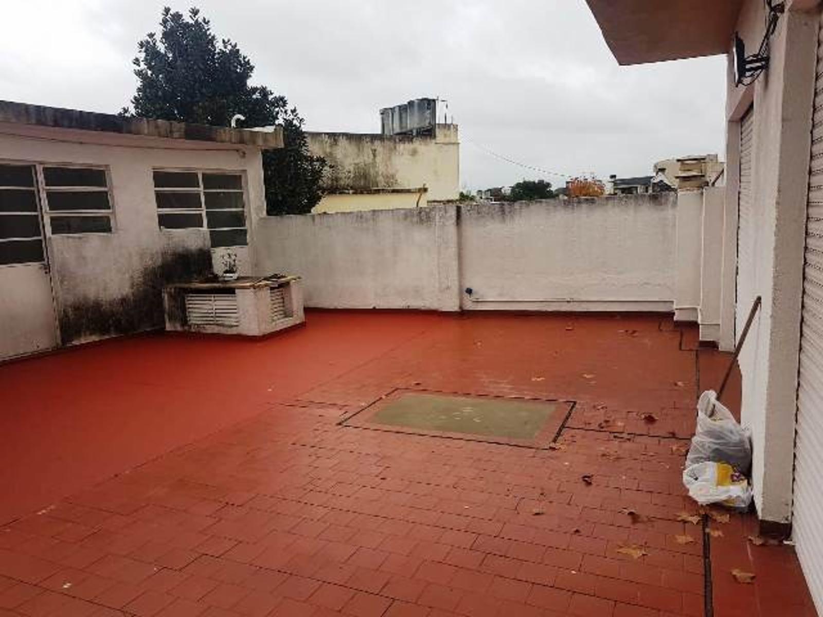 Departamento en venta de tres ambientes con dos patios en Ramos Mejia — foto 10