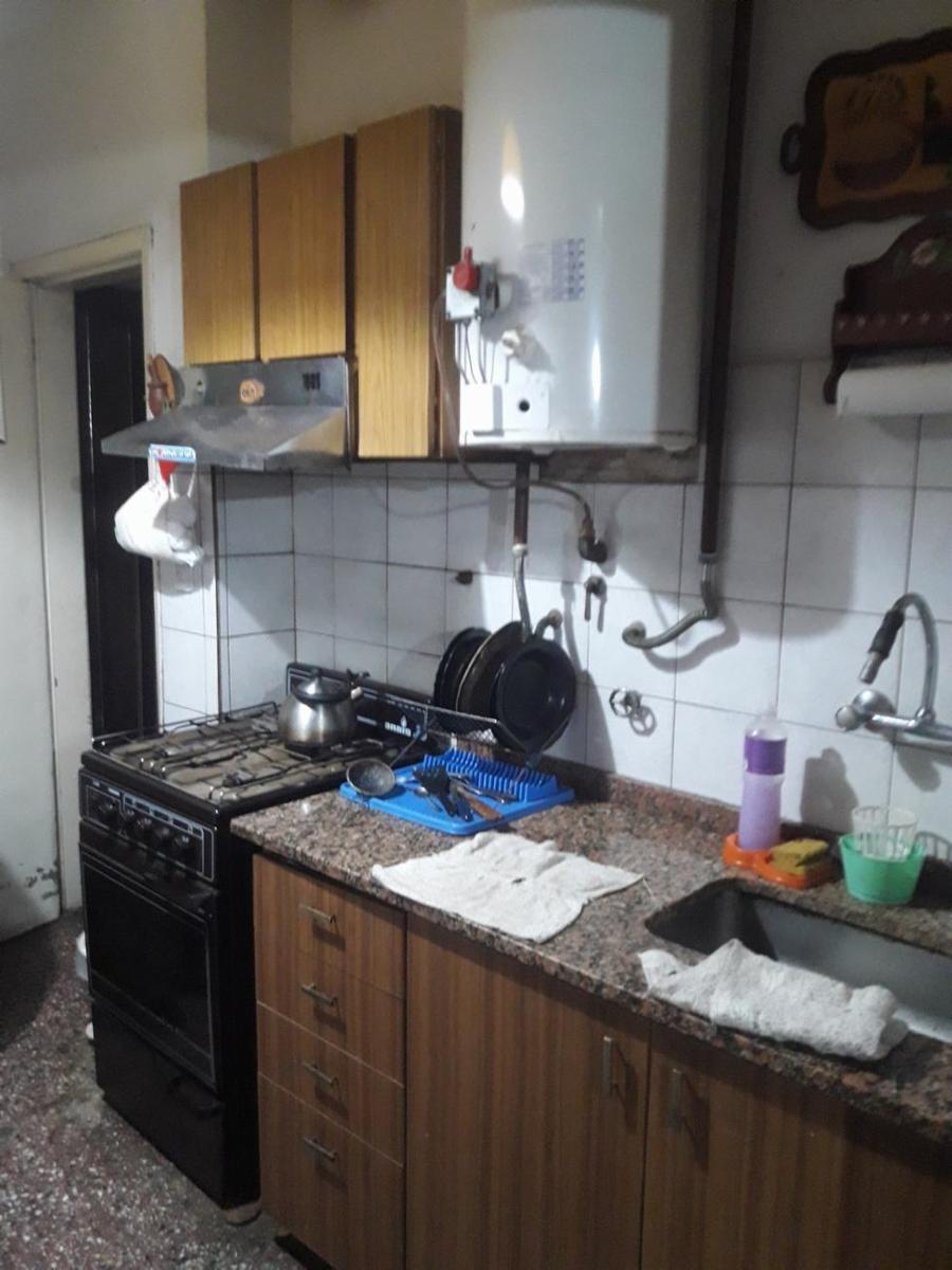 Casa en venta de tres ambientes en Villa Luzuriaga — foto 2