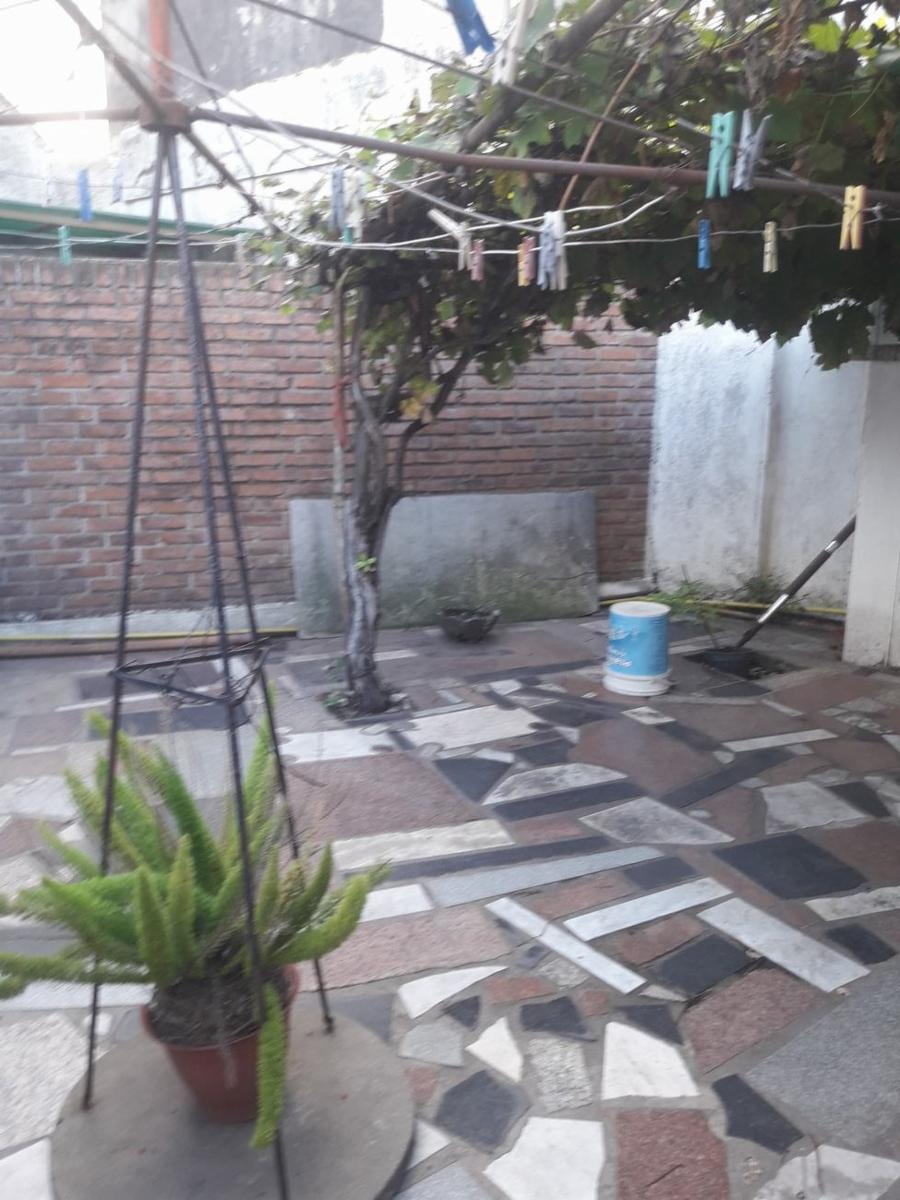 Casa en venta de tres ambientes en Villa Luzuriaga — foto 9