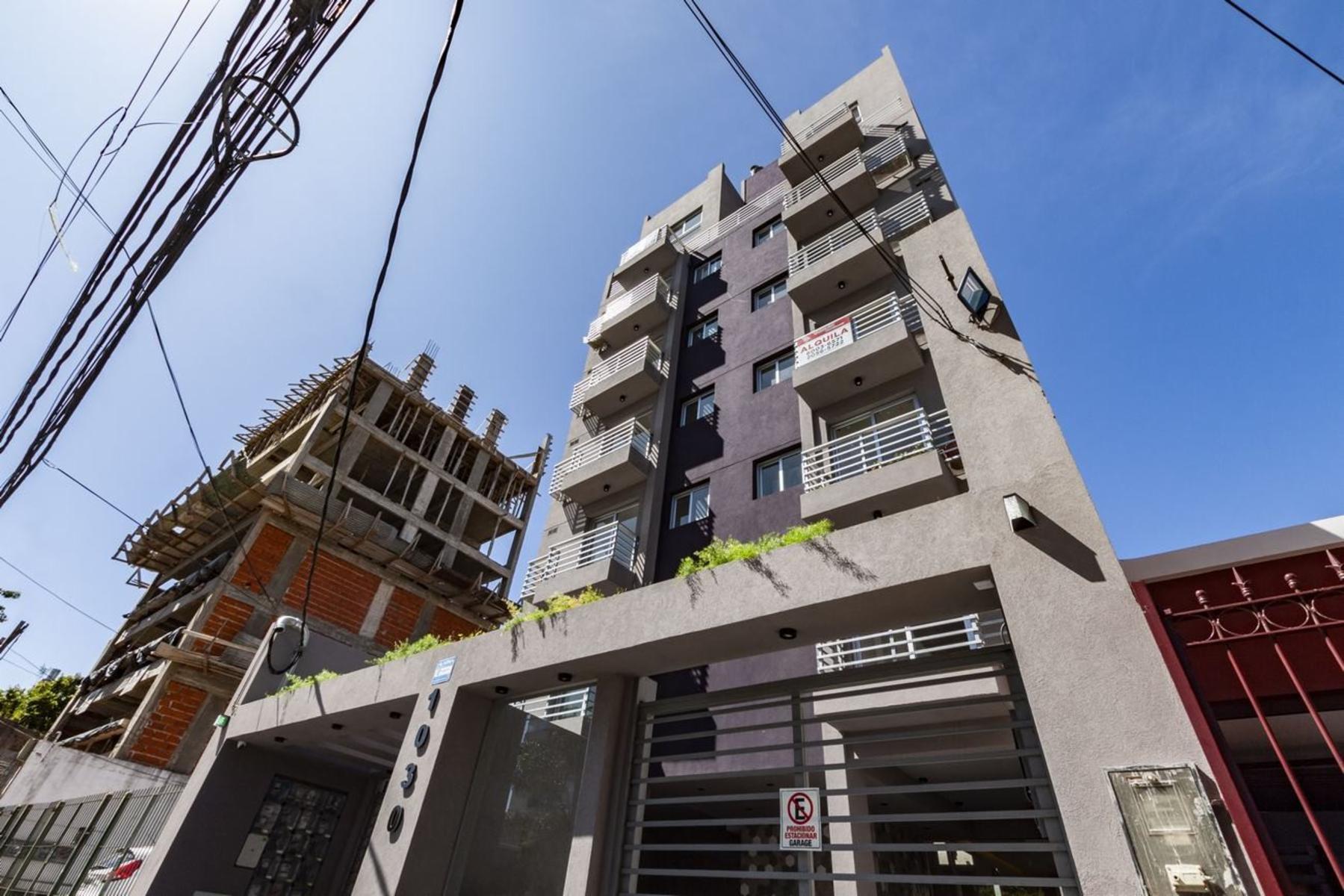 Departamento en venta de dos ambientes en Moron Sur