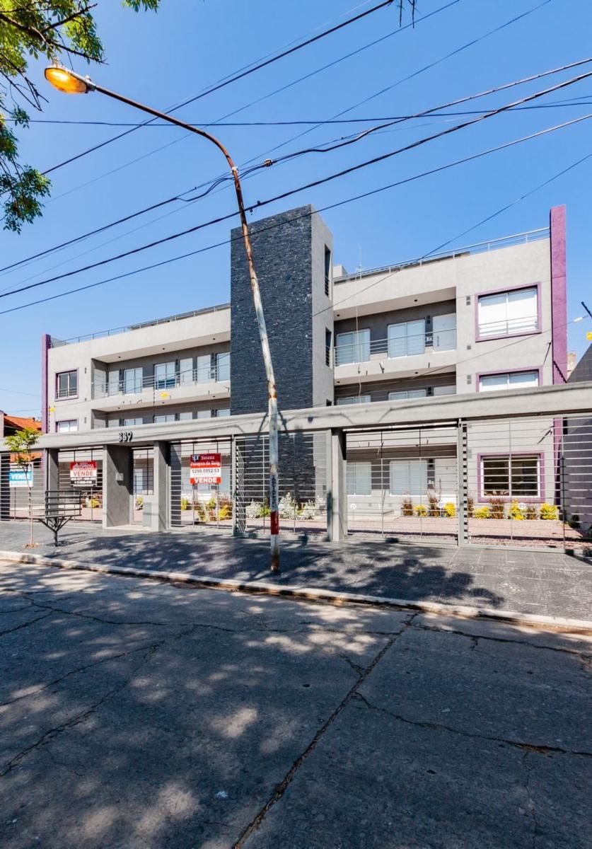 Departamento en venta de dos ambientes con cochera en Moron Sur