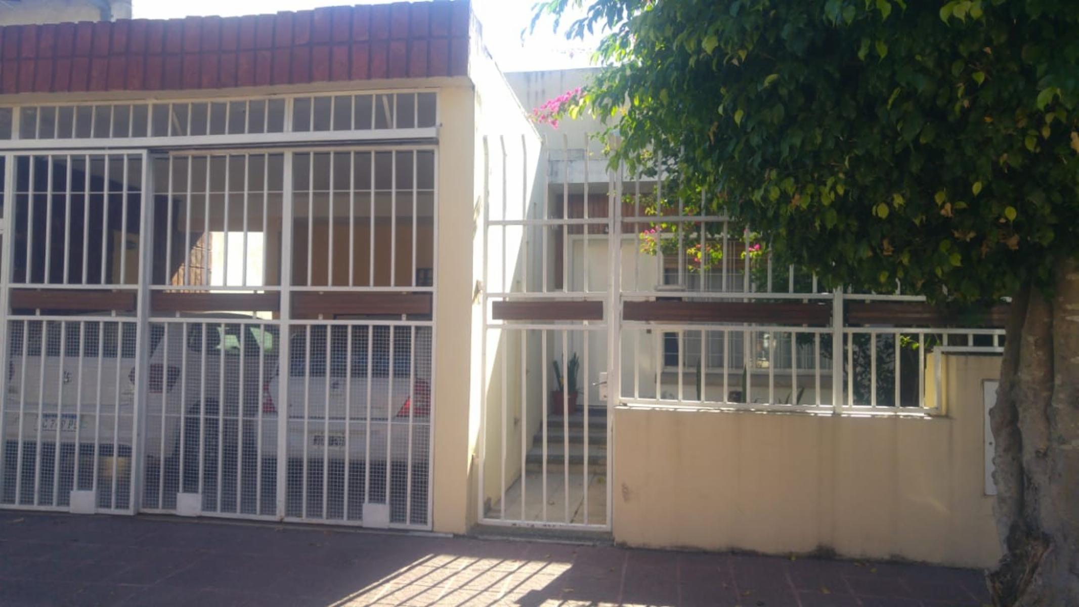 Casa en venta de cuatro ambientes en Haedo Sur