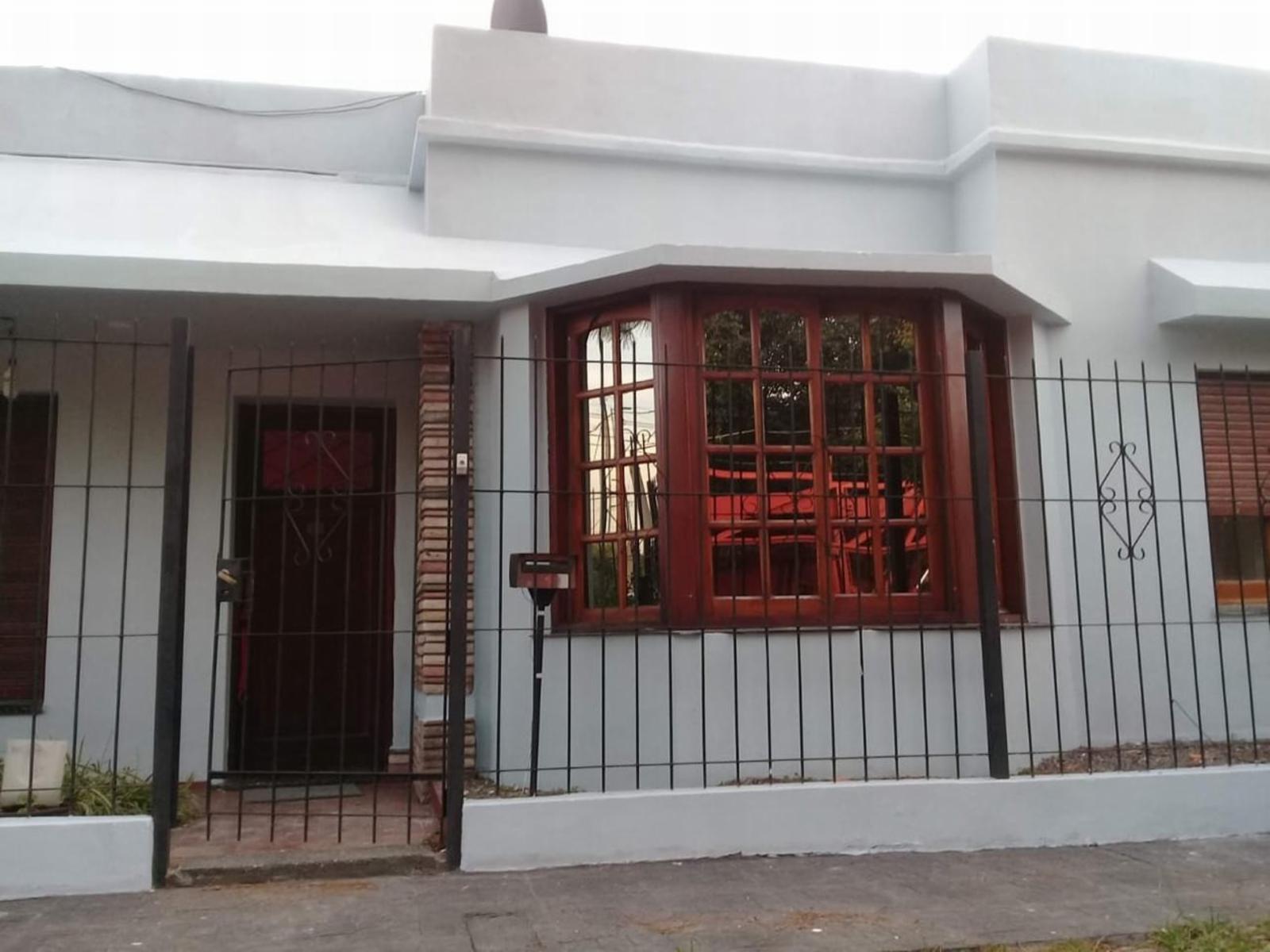 Casa americana de cuatro ambientes en venta en el palomar — foto 2