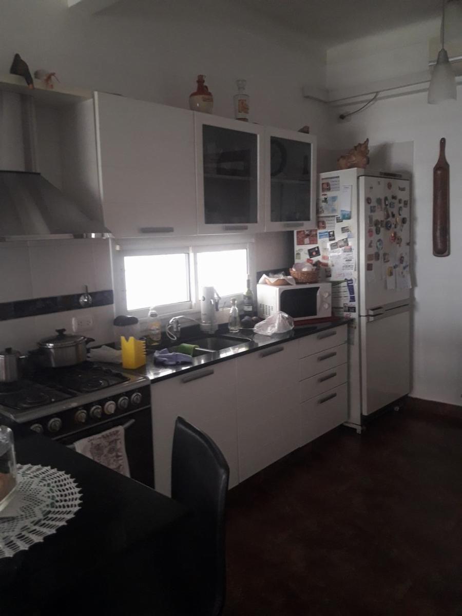 Chalet en venta de tres ambientes en Haedo Norte Excelente ubicacion — foto 3