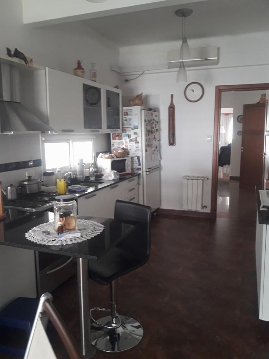 Chalet en venta de tres ambientes en Haedo Norte Excelente ubicacion — foto 4