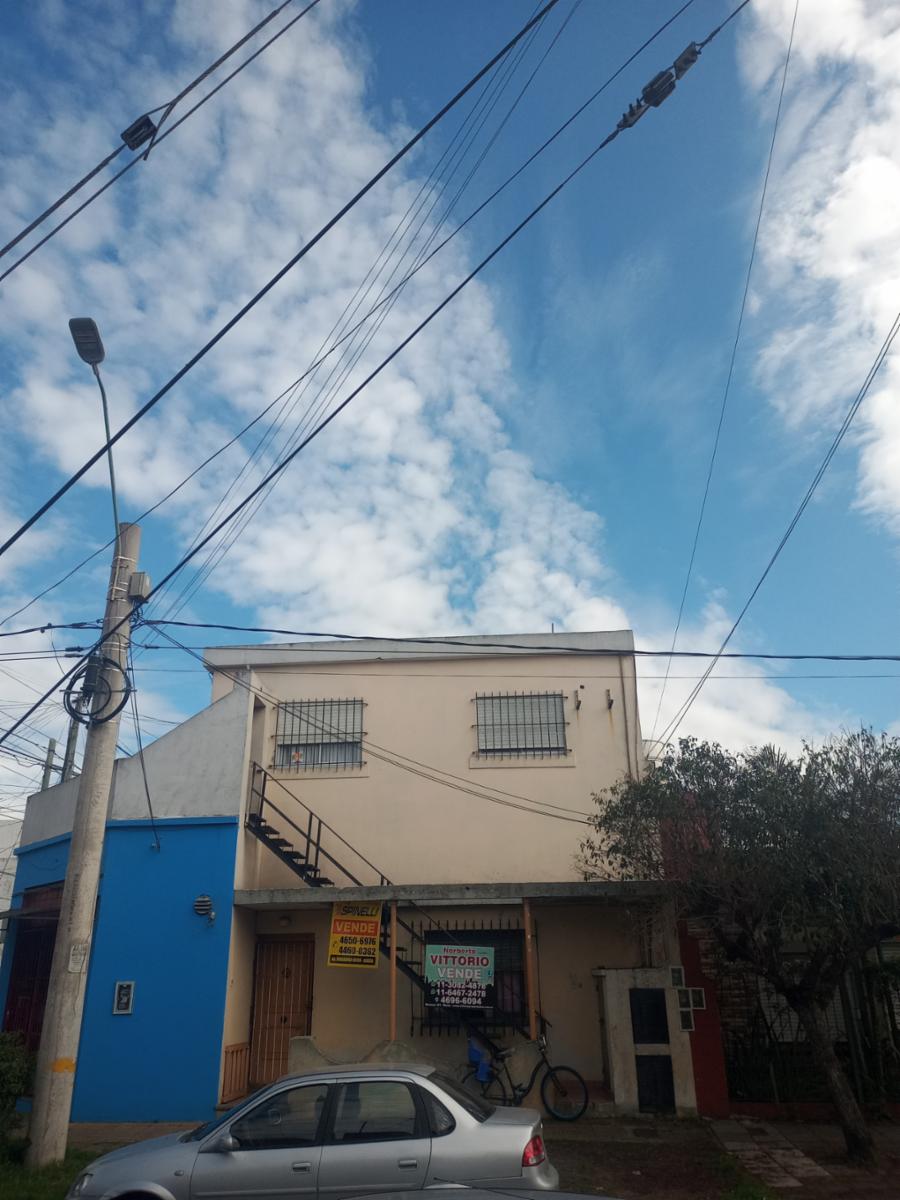 Venta de dos locales con departamento de cuatro ambientes en Moron Sur — foto 3